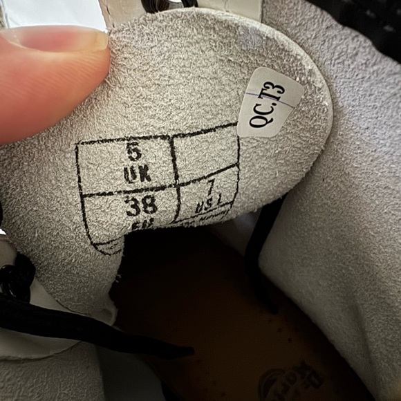 Dr. Doc Martens 1460 White Leather Combat Boots Women’s 7 Air Wair Punk Goth New - Picture 5 of 7